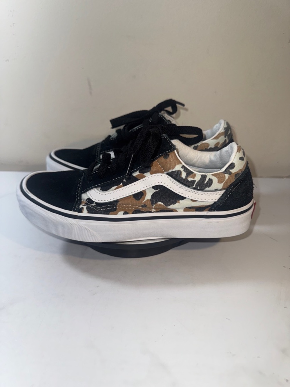 “SOLD” Vans Old Skool Cow Unisex Sneaker - Men’s 4.5 / Women’s 6